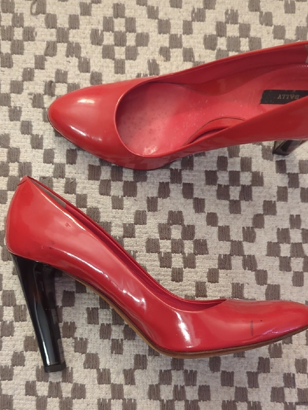 Bally Red Patent Leather Pumps with Black Heel